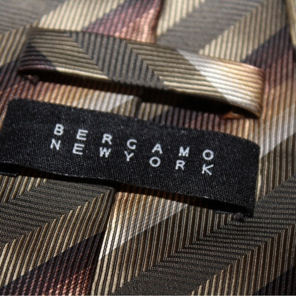 Bergamo New York Stripe Men’s Tie - Picture 4 of 4